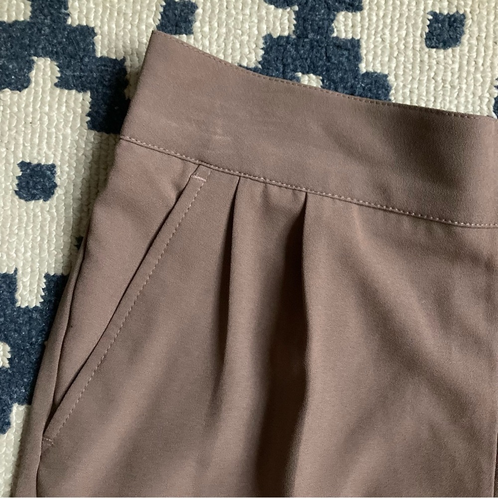4/$10 - New York & Company Brown Dressy Shorts - Picture 3 of 6